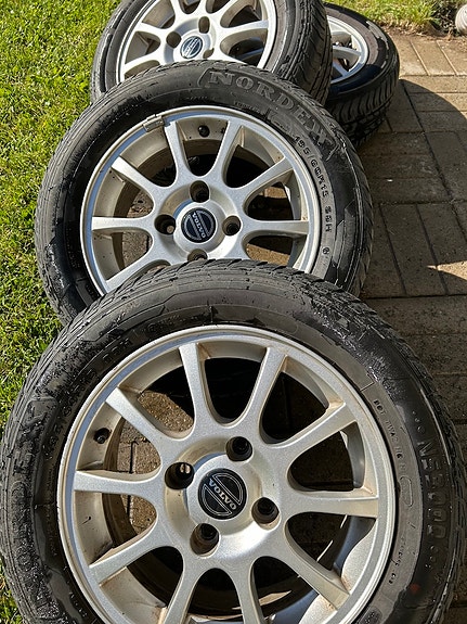 Volvo S40 vanteet ja renkaat 195/60R15