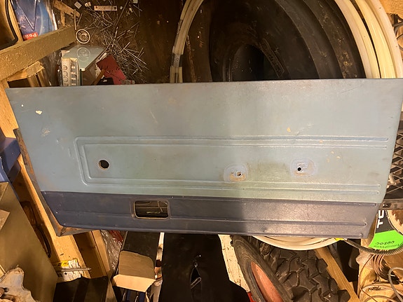Toyota Hilux oviverhoilut.