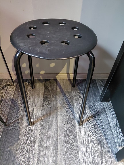 IKEA jakkara musta metallijalat