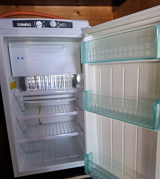 Sunwind kaasujääkaapi 100l (85/15 l)