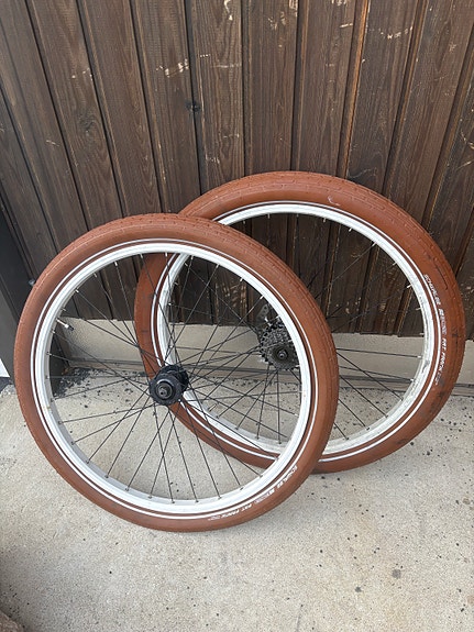 Schwalbe Fat Frank 26x2.35 ruskeat polkupyörän renkaat