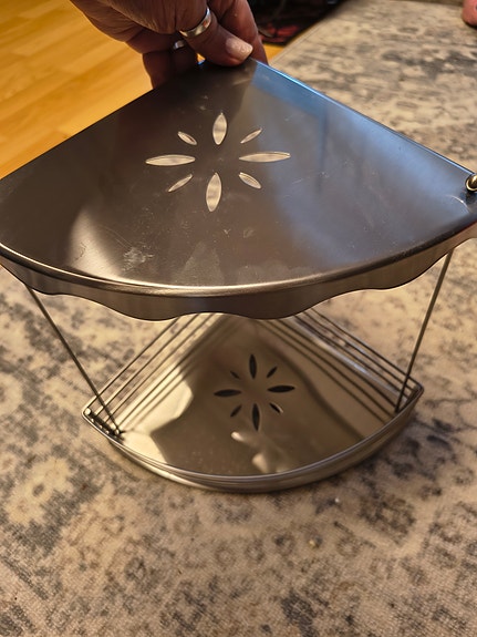 IKEA Lillholmen kulmahylly kylpyhuoneeseen metallinen