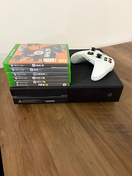 Microsoft Xbox One pelikonsoli