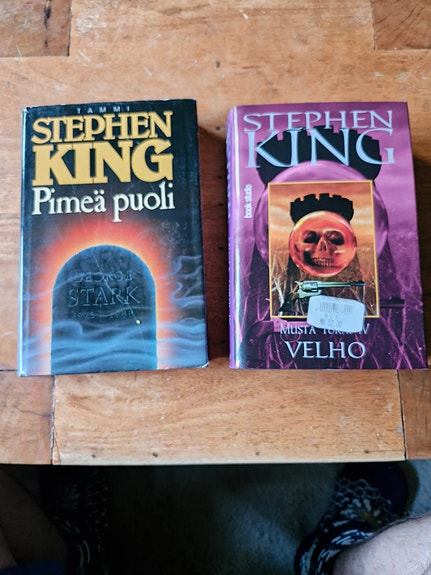 Stephen King: Musta torni IV Velho ja pimeä puoli kirjat