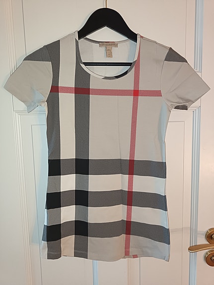 Burberry Brit t-paita xs uudi