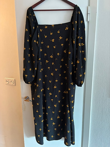 Dorothy perkins mekko 50