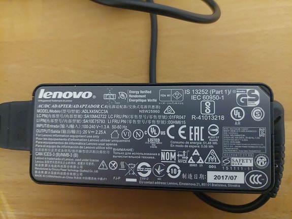 Lenovo kannettavan virtalähde / laturi