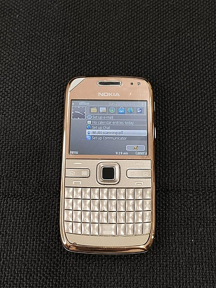 Nokia E72
