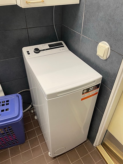 Whirlpool päältä täytettävä pesukone valkoinen