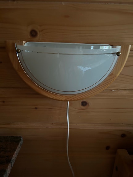 Vanha seinävalaisin