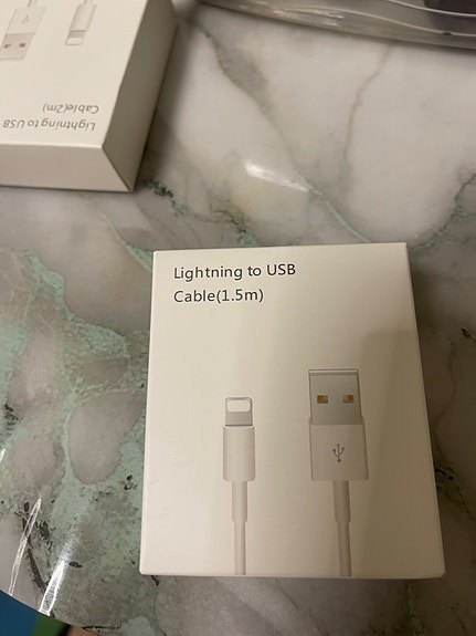 iPhone Lightning–USB-kaapeli 1,5 m ja 2m