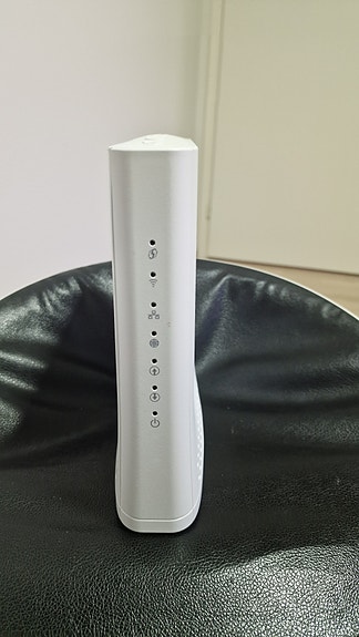 DNA Mesh WiFi F-3896 Cable modem.