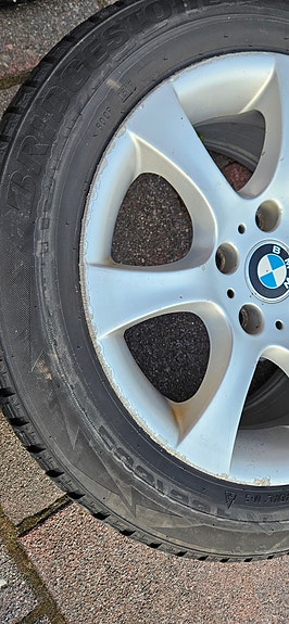 BMW alumiinivanteet nastarenkaillla