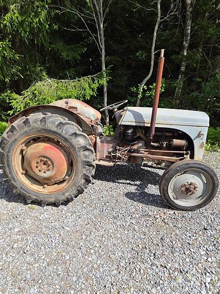 Traktori Massey Ferguson