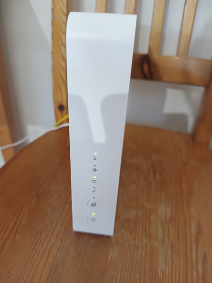 Huawei B2368 4G LTE -modeemi ja ulkoyksikkö