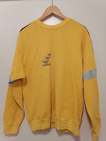 Adidas retro college kasarilta (Made in Finland