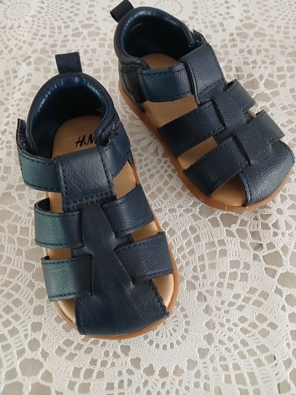 sandaalit koko 18-19