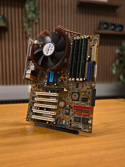 ASUS A8V Deluxe + AMD Athlon 64 X2 3800+ + 4GB DDR + Zalman kuparicooleri