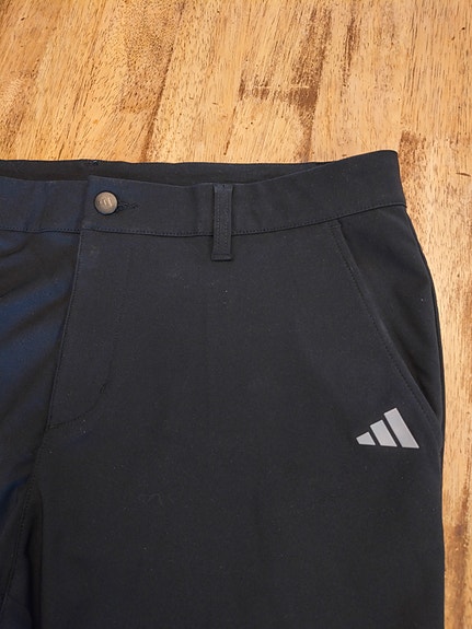 Adidaksen golf housut
