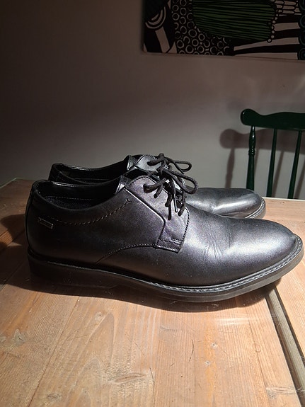 Clarks nahkaiset miesten kengät koko 43 musta