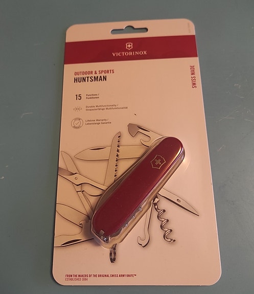 Victorinox 15 linkkuveitsi - monitoimiveitsi - valmistettu Sveitsissä!