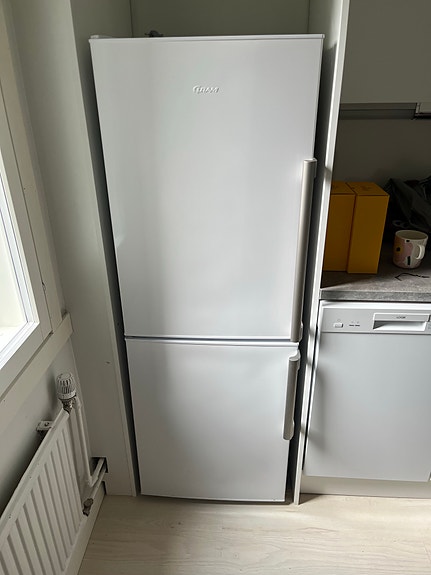 VARATTU Gram jääkaappipakastin valkoinen