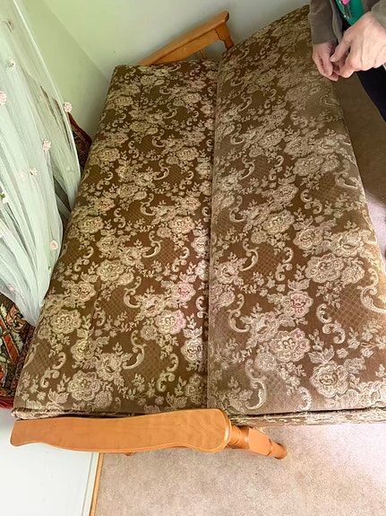 Pohjanmaan kotimainen sohvaryhmä – vuodesohva + 2 nojatuolia, 180 €