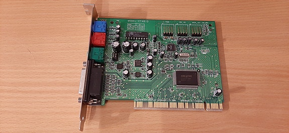 Creative Sound Blaster PCI128 (CT4810) -äänikortti (Retro PC)