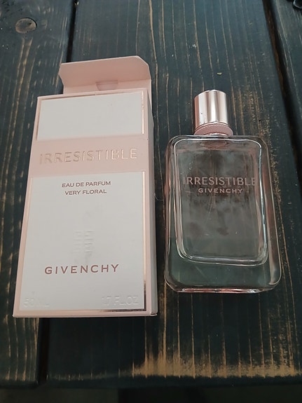 CIVENCHY Very floral edp 50ml 1/5 osaa käytetty*