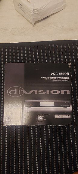 Division tallentava digiboksi kaapeli verkkoon.