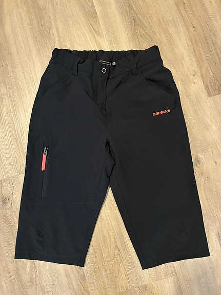 152 Icepeak shortsit
