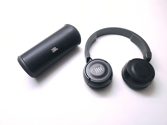 JBL Flip 2 Bluetooth kaiutin + JBL T460BT kuulokkeet