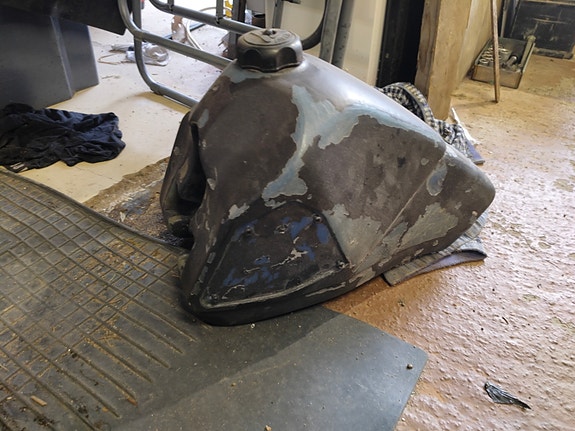 Suzuki s1 tankki