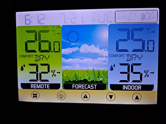 Geevon-sääasema (touch screen) – henkilökohtainen Pekka Pouta pöydällesi !