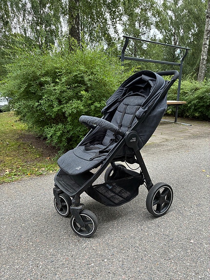 [VARATTU] Britax mustat matkarattaat / lastenrattaat