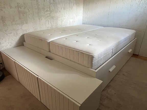 IKEA BRIMNES sänky + Patjat + kaapisto + pääty