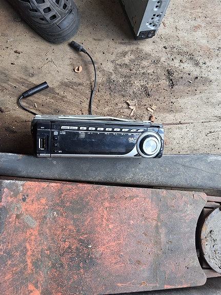 Autosoitin USB-liitännällä