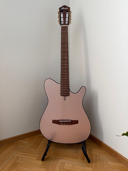 Ibanez FRH10N-RGF nylonkielinen