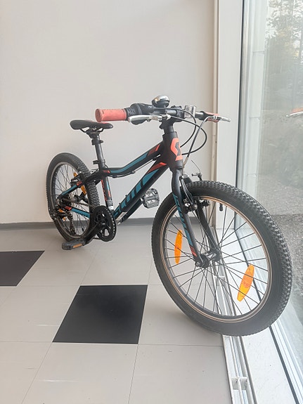 Scott Contessa JR 24"  lähes uusi, todella siistikuntoinen