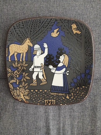 Arabia Kalevala vuosilautanen 1991 seinälautanen
