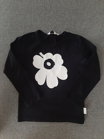 Marimekko 104 110 unikko paita musta valkoinen kukka