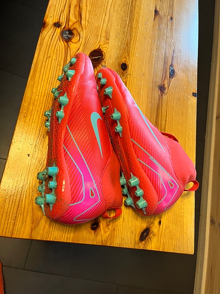 Nike jalkapallokengät koko 38, 24 cm