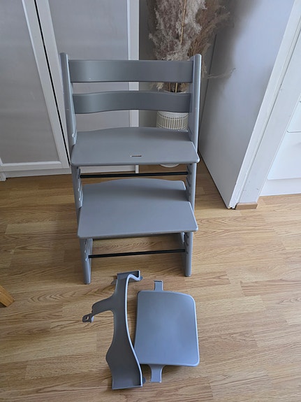 Stokke Tripp Trapp syöttötuoli + babyset, harmaa