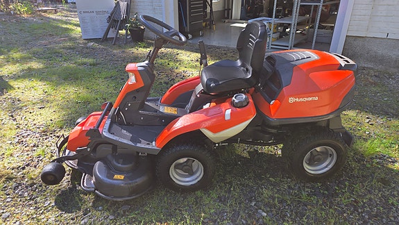 Husqvarna R 216T AWD ajoleikkuri