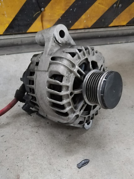 Opel 2,0cdti Laturi