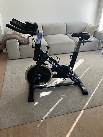 Uudenveroinen spinning pyörä