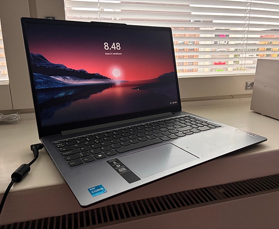 Lenovo kannettava tietokone 15" harmaa