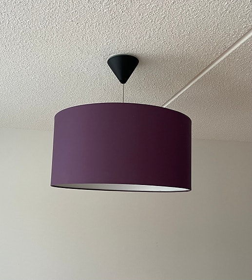 Violetti iso valaisin, lamppu mukana