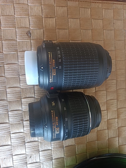 Nikon objektiivit kaksi kpl
