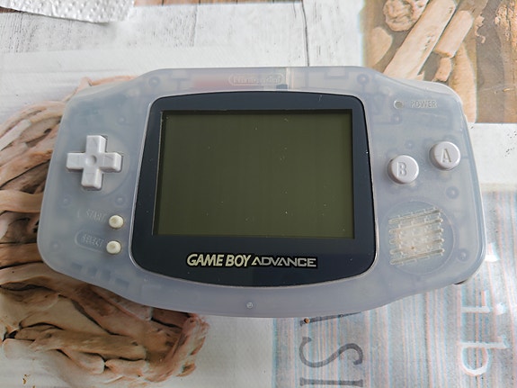 Nintendo Game Boy Advance käsikonsoli + 5 peliä